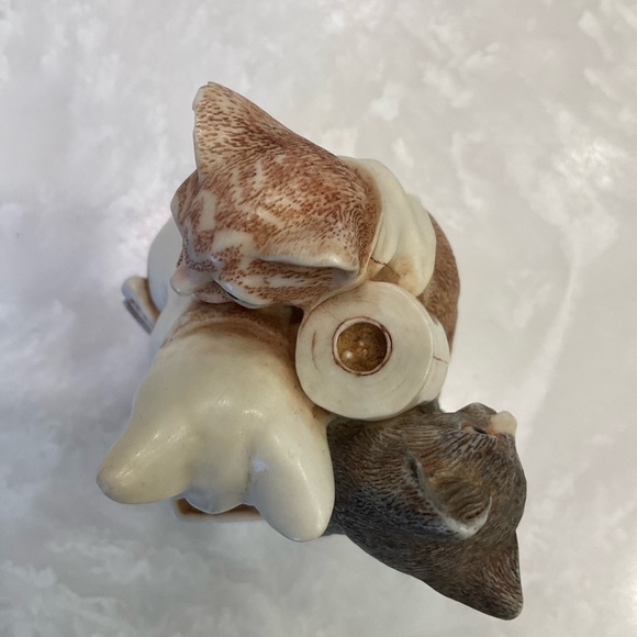 Harmony Kingdom Powder Room Cats Trinket Box Figurine, 2.5" tall x 2.25" wide - Picture 5 of 9